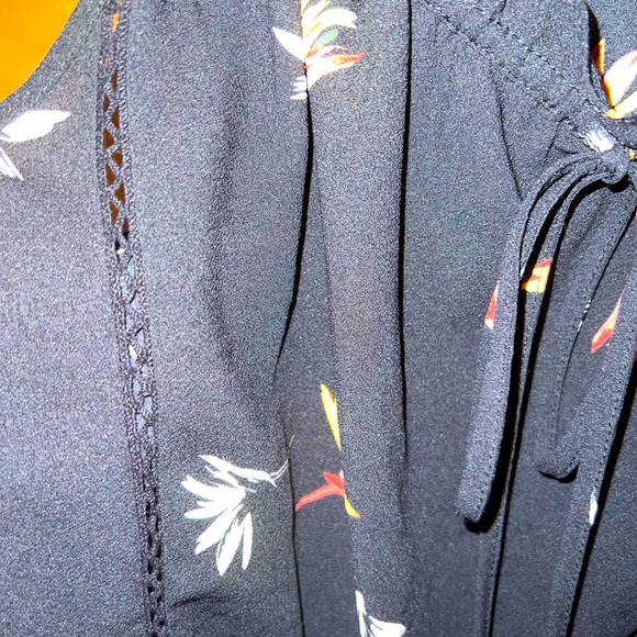 Adjustable Tank top with floral pattern - Picture 3 of 3